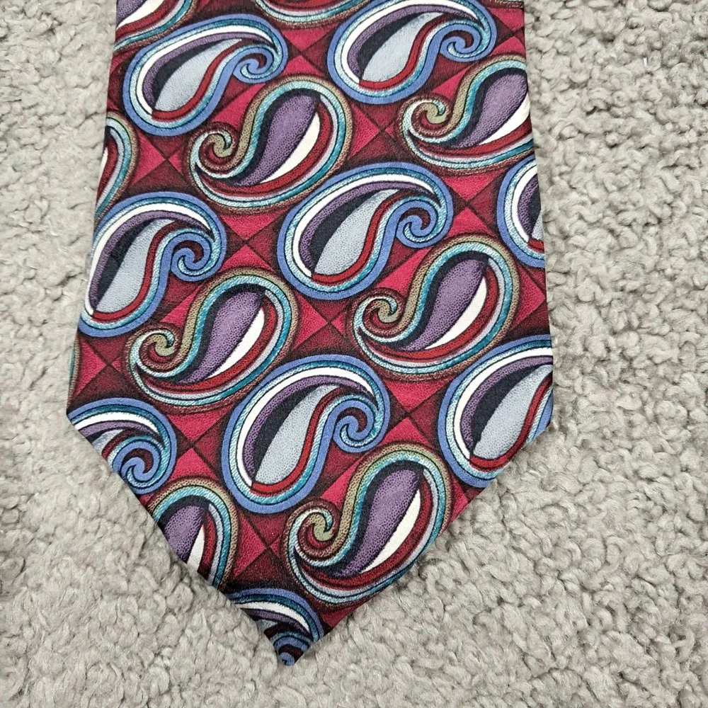 Vintage Lion Crest Paisley Silk Tie Burgundy Blue‎ Purple Geometric Made in USA